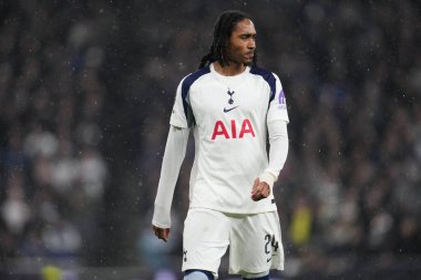 Tottenham Hotspur 'dan Djed Spence UEFA Şampiyonlar Ligi Maçı sırasında Tottenham Hotspur, Borussia Dortmund' a karşı, Tottenham Hotspur Stadyumu, Londra, 20 Ocak 2026