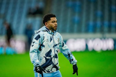 Coventry City 'den Jay Dasilva, 20 Ocak 2026' da Coventry Building Society Arena 'da Coventry City ile Millwall arasındaki Sky Bet Şampiyonası karşılaşmasında oynanan maç öncesi ısınma maçında
