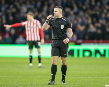 Hakem Tom Nield, 24 Ocak 2026 'da Sheffield United ile Ipswich Town' ın Bramall Lane, Sheffield, İngiltere 'de oynanan Sky Bet Şampiyonası maçında.