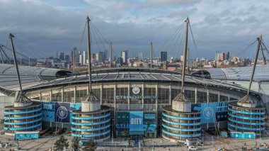 Etihad Stadyumu 'nun Premier Lig maçı sırasında Etihad Stadyumu' nun 24 Ocak 2026 tarihinde Etihad, Manchester 'da Wolverhampton Wanderers' a karşı oynanan hava görüntüsü.