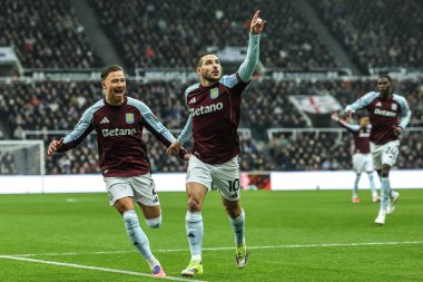 Aston Villa 'dan Emi Buendia, Premier Lig maçı Newcastle United ile Aston Villa maçında 25 Ocak 2026' da St. James 's Park, Newcastle, İngiltere' de 0-1 kazanma hedefini kutluyor.