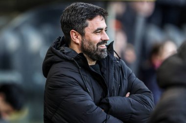 24 Ocak 2026 'da Birleşik Krallık' ın Hull şehrindeki MKM Stadyumu 'nda Hull City ile Swansea City arasındaki Sky Bet Şampiyonası' nda Swansea City 'nin Vitor Matos teknik direktörü.