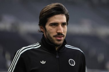 Newcastle Untie takımından Sandro Tonali, Premier Lig karşılaşması sırasında St.James 's Park, Newcastle, Birleşik Krallık' ta oynanan 25 Ocak 2026 tarihli Aston Villa maçına geldi.