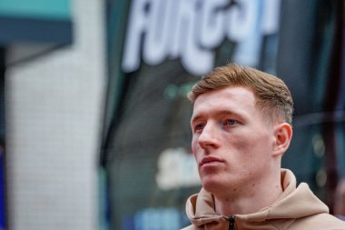 Nottingham Ormanı 'ndan Elliot Anderson, Premier League karşılaşmasında Brentford Nottingham Ormanı' na karşı GTECH Community Stadyumu 'nda 25 Ocak 2026 tarihinde oynanacak maç öncesinde stadyuma geldi.