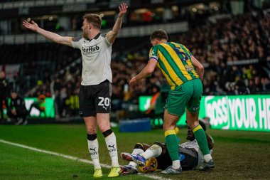 Derby İlçesi 'nden Callum Elder, Derby Eyalet Şampiyonası' nda West Bromwich Albion 'dan Krystian Bielik' in Derby County 'den Patrick Agyemang' e karşı oynadığı mücadelenin ardından tepki gösterdi.