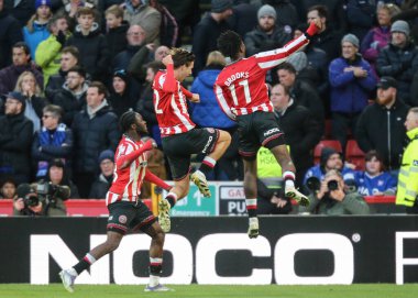 Sheffield United takımından Andre Brooks, 24 Ocak 2026 'da Sheffield, İngiltere' deki Bramall Lane 'de oynanan Sheffield United-Ipswich Town maçında 2-0' lık galibiyet golünü kutluyor.