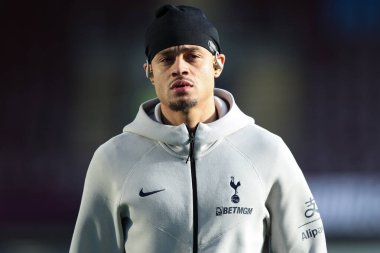 Tottenham Hotspur 'dan Xavi Simons, 24 Ocak 2026 tarihinde İngiltere' nin Burnley kentindeki Turf Moor 'da oynanan Premier League karşılaşması öncesinde stadyuma geldi.