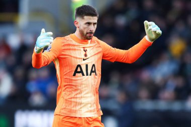 Tottenham Hotspur kalecisi Guglielmo Vicario, 24 Ocak 2026 tarihinde Birleşik Krallık 'ın Burnley kentindeki Turf Moor' da oynanan Premier League maçında Micky van de Ven 'i 0-1 yenerek maçı kazandı.