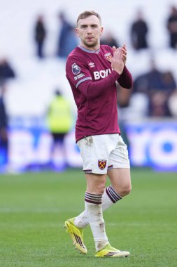 West Ham United takımından Jarrod Bowen, 24 Ocak 2026 'da Londra' daki Londra Stadyumu 'nda oynanan Premier League maçında ev desteğini tam zamanlı olarak alkışladı.