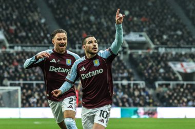 Aston Villa 'dan Emi Buendia, Premier Lig maçı Newcastle United ile Aston Villa maçında 25 Ocak 2026' da St. James 's Park, Newcastle, İngiltere' de 0-1 kazanma hedefini kutluyor.