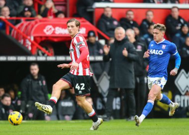 Sheffield United takımından Sydie Peck, 24 Ocak 2026 'da Sheffield Lane, İngiltere' de oynanan Sheffield United-Ipswich Town maçında pas attı.