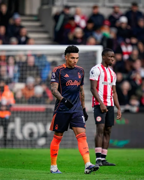 Nottingham Ormanı 'ndan Igor Jesus, Premier League maçı Brentford Nottingham Ormanı' na karşı 25 Ocak 2026 'da Londra' daki Gtech Community Stadyumu 'nda oynanan maçta 0-1 kazanma hedefini kutluyor.