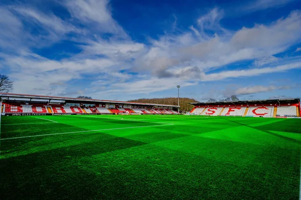 24 Ocak 2026 'da İngiltere, Lamex Stevenage' de Stevenage, Mansfield Town 'a karşı oynanan Gökyüzü İddia Ligi 1 maçında atılacak topun genel görünümü