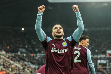 Aston Villa 'dan Emi Buendia, Premier Lig maçı Newcastle United ile Aston Villa maçında 25 Ocak 2026' da St. James 's Park, Newcastle, İngiltere' de 0-1 kazanma hedefini kutluyor.