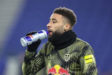 Leeds United takımından Jayden Bogle, 26 Ocak 2026 'da İngiltere' nin Liverpool şehrindeki Hill Dickinson Stadyumu 'nda oynanan Premier League maçında Red Bull' un Everton 'a karşı Leeds United maçında içkisini içer.
