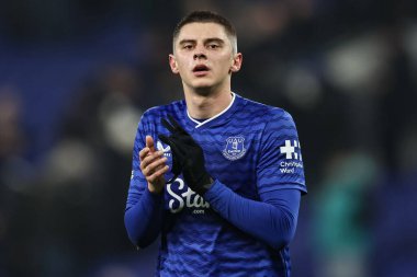 Everton 'dan Vitaliy Mykolenko, Premier League' in 26 Ocak 2026 'da Liverpool' daki Hill Dickinson Stadyumu 'nda oynanan Everton - Leeds United maçının son düdüğü sonrasında taraftarları alkışlıyor.