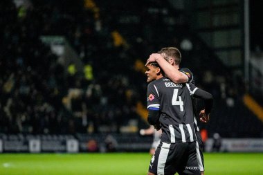 Notts County 'den Jacob Bedeau 27 Ocak 2026' da Nottingham, İngiltere 'deki Meadow Lane' de oynanan Sky Bet League Two maçında 1-1 'lik galibiyetini kutluyor.