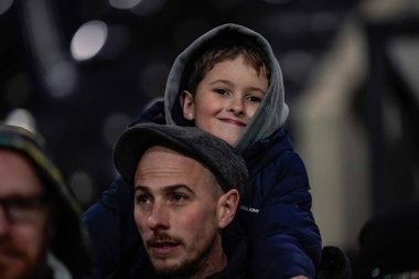 Notts County taraftarları 27 Ocak 2026 'da İngiltere' nin Nottingham şehrindeki Meadow Lane 'de oynanan Notts County - Swindon Town maçında tam zamanlı kutlama yapıyorlar.