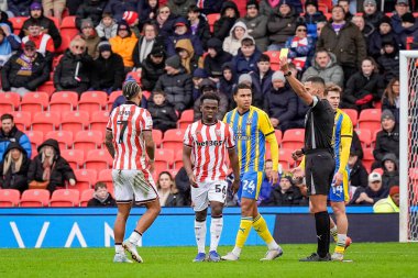 Hakem Farai Hallam, Stoke City ile Southampton arasındaki 31 Ocak 2026 'da oynanan Bet365 Stadyumu' nda oynanan Gökyüzü İddia Şampiyonası maçında Stoke City 'den Favor Fawunmi' ye sarı kart verdi.