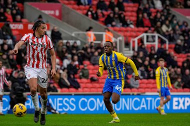 Southampton 'dan Nicholas Oyekunle 31 Ocak 2026' da Stoke City, Bet365 Stadyumu 'nda Southampton' a karşı oynanan Sky Bet Şampiyonası maçında topun peşinden koşuyor.