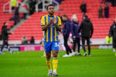 Southampton 'dan Welington, 31 Ocak 2026' da İngiltere 'nin Stoke-on-Trent Stadyumu' nda oynanan Stoke City-Southampton maçındaki son düdük sesinden sonra taraftarları alkışlıyor.