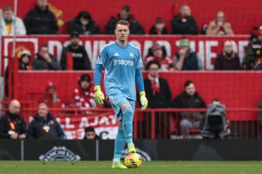 Fulham kalecisi Bernd Leno Premier Lig maçında topu aldı Manchester United Fulham 'a karşı Old Trafford, Manchester, İngiltere, 1 Şubat 2026