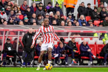 Stoke City 'den Eric Bocat, Stoke City ile Southampton arasındaki 31 Ocak 2026' da oynanan Bet365 Stadyumu karşılaşmasında topu kontrol ediyor.