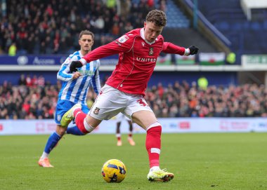 Wrexham 'dan Nathan Broadhead 31 Ocak 2026' da Hillsborough, Sheffield, İngiltere 'de Sheffield Çarşamba Wrexham' a karşı oynanan Gökyüzü İddia Şampiyonası maçında topu sahaya sokmaya çalışıyor.