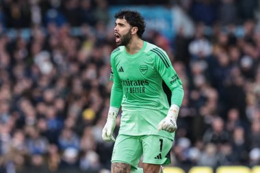 Arsenal kalecisi David Raya, Martin Zubimendi 'nin Premier League maçında 31 Ocak 2026' da Leeds Road, Leeds, İngiltere 'de oynanan Leeds United-Arsenal maçında 0-1 kazanmasını kutluyor.