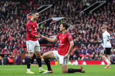 Manchester United takımından Diogo Dalot, Manchester United 'ın 1 Şubat 2026 tarihinde Old Trafford, Manchester' da oynanan Premier League maçında Manchester United ile Fulham maçında beşlik çaktı.