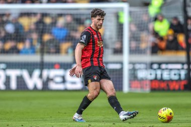 Bournemouth 'dan Marcos Senesi Premier Lig karşılaşmasında Wolverhampton Wanderers' a karşı Molineux, Wolverhampton, Birleşik Krallık 'ta 31 Ocak 2026' da oynanan maçta pas attı.