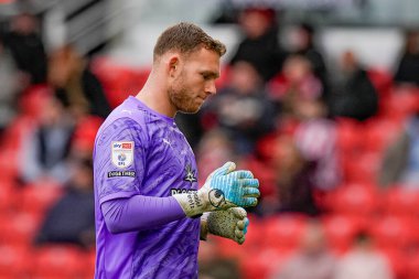 Southampton kalecisi Daniel Peretz, 31 Ocak 2026 'da Stoke City ile Southampton arasındaki Sky Bet Şampiyonası maçında 0-1' lik skorla gol atan Finn Azaz 'ı kutluyor.