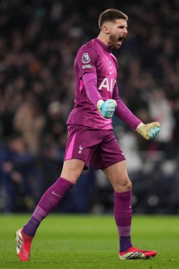 Tottenham Hotspur 'dan Guglielmo Vicario Premier League maçında Tottenham Hotspur Manchester City' ye karşı Tottenham Hotspur Stadyumu 'nda 1 Şubat 2026' da oynanan ikinci golü kutluyor.