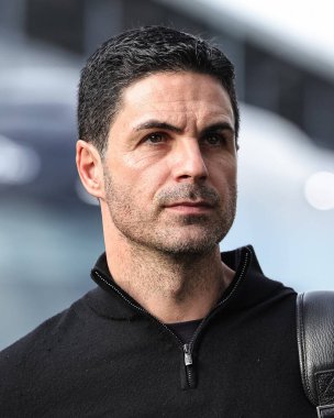 Arsenal 'in menajeri Mikel Arteta, Premier Lig maçı sırasında Leeds United ile Arsenal' e karşı 31 Ocak 2026 'da Elland Road, Leeds, Birleşik Krallık' a geldi.