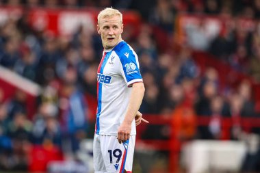 Kristal Saray 'dan Will Hughes Premier Lig maçı sırasında Nottingham Forest, Kristal Saray' a karşı 1 Şubat 2026 'da Nottingham, İngiltere' de takım talimatlarını verir.