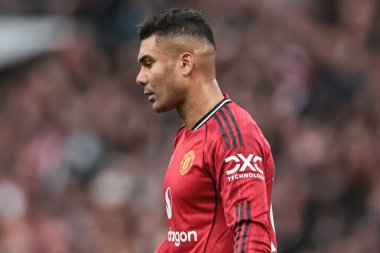 Manchester United takımının Casemiro 'su Premier League maçında Manchester United Fulham' a karşı Old Trafford, Manchester, İngiltere 'de 1 Şubat 2026' da terden sırılsıklam oldu.