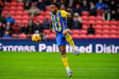 Southampton 'dan Welington, Stoke City ile Southampton arasındaki 31 Ocak 2026' da oynanan Bet365 Stadyumu karşılaşmasında topu kontrol ediyor.