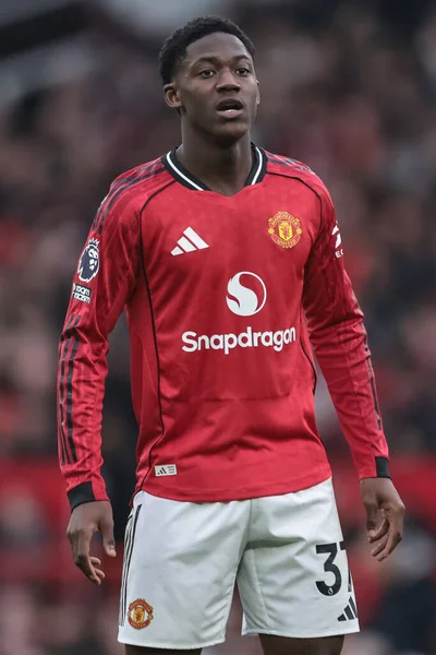 Manchester United 'dan Kobbie Mainoo Premier League maçı sırasında Manchester United Fulham' a karşı Old Trafford, Manchester, İngiltere, 1 Şubat 2026