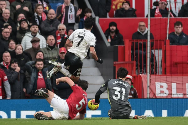 Manchester United kalecisi Senne Lammens, 1 Şubat 2026 'da Old Trafford, Manchester, İngiltere' de oynanan Premier League maçında Raul Jimenez 'e penaltı verdi.