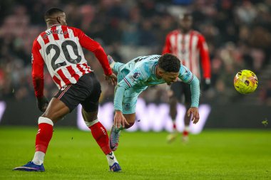 Burnley 'li Marcus Edwards, Sunderland Premier Ligi karşılaşmasında Nordi Mukiele tarafından 2 Şubat 2026' da Sunderland-Burnley Stadyumu 'nda yenildi.
