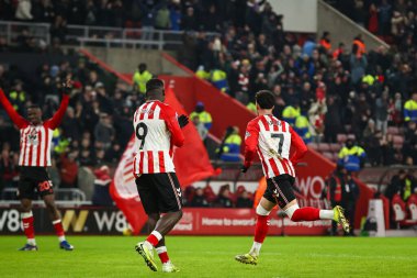 Sunderland 'dan Chemsdine Talbi, Premier League maçı Sunderland-Burnley maçında 2 Şubat 2026' da Sunderland Stadyumu 'nda 3-0' lık galibiyetini kutluyor.