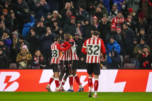 Sunderland 'dan Habib Diarra, 2 Şubat 2026' da İngiltere 'nin Sunderland kentinde oynanan Premier League karşılaşmasında Sunderland-Burnley maçında 2-0 kazanma hedefini kutluyor.