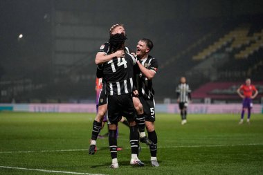 Notts County 'den Scott Robertson, 3 Şubat 2026' da İngiltere 'nin Nottingham şehrinde oynanan Notts County - Gillingham maçında 1-0 berabere kalma golünü kutluyor.