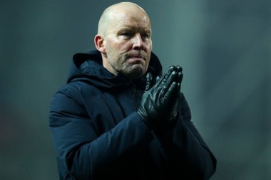 Sheffield 'in teknik direktörü Henrik Pedersen, 3 Şubat 2026' da İngiltere 'nin Blackburn kentinde Çarşamba günü oynanan Blackburn Rovers-Sheffield maçından sonra oynanan 1-0 yenilgi sonrasında taraftarlarını alkışladı.