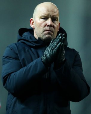 Sheffield 'in teknik direktörü Henrik Pedersen, 3 Şubat 2026' da İngiltere 'nin Blackburn kentinde Çarşamba günü oynanan Blackburn Rovers-Sheffield maçından sonra oynanan 1-0 yenilgi sonrasında taraftarlarını alkışladı.