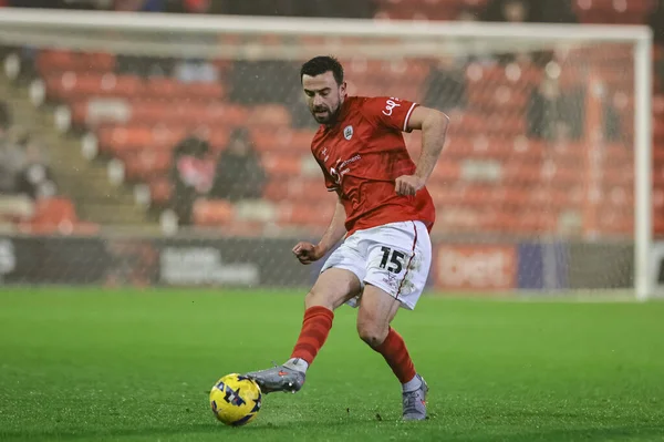 Barnsley 'den Eoghan O' Connell topu 3 Şubat 2026 'da Oakwell, Barnsley' de Barnsley Northampton Town 'a karşı oynadığı Sky Bet 1 maçında pas attı.