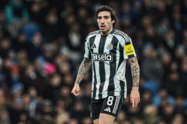 Newcastle United takımından Sandro Tonali, 4 Şubat 2026 tarihinde Etihad Stadyumu 'nda Manchester City ile Newcastle United arasında oynanan Carabao Kupası yarı final maçında