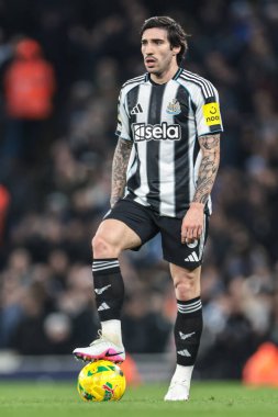 Newcastle United takımından Sandro Tonali, 4 Şubat 2026 tarihinde Etihad Stadyumu 'nda Manchester City ile Newcastle United arasında oynanan Carabao Kupası yarı final maçında