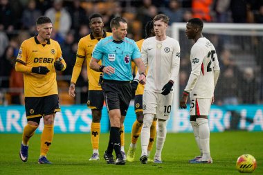 Hakem Jarred Gillett Premier Lig karşılaşmasında Wolverhampton Wanderers Chelsea 'ye karşı Molineux, Wolverhampton, Birleşik Krallık' ta 07 Şubat 2026 tarihinde