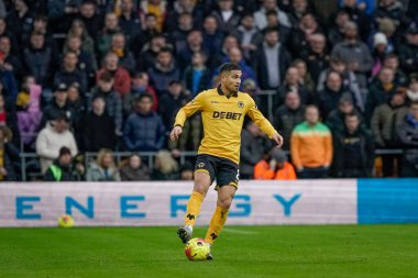 Wolverhampton Wanderers 'dan Joao Gomes Premier League maçında topu kontrol ediyor Wolverhampton Wanderers Chelsea' ye karşı Molineux, Wolverhampton, Birleşik Krallık 'ta